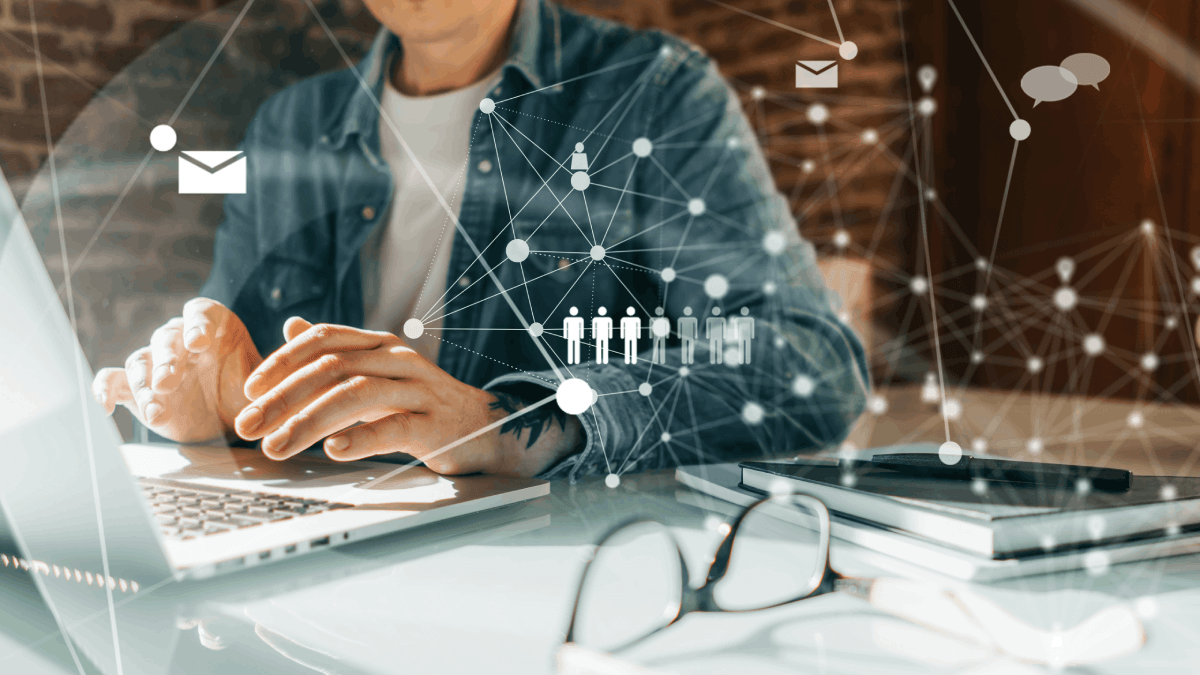 Re-engage shoppers who abandon their shopping carts in their online shopping journeys.